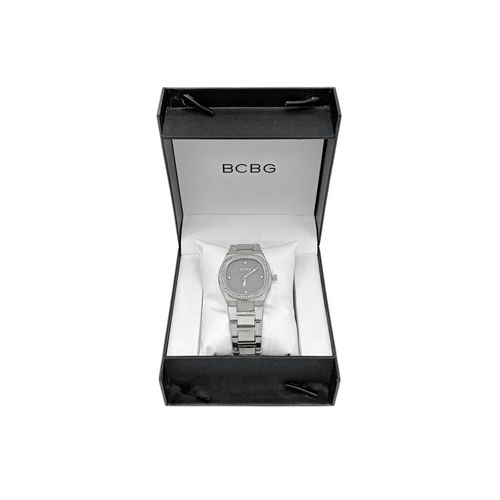 Reloj análogo color plateado con textura para mujer