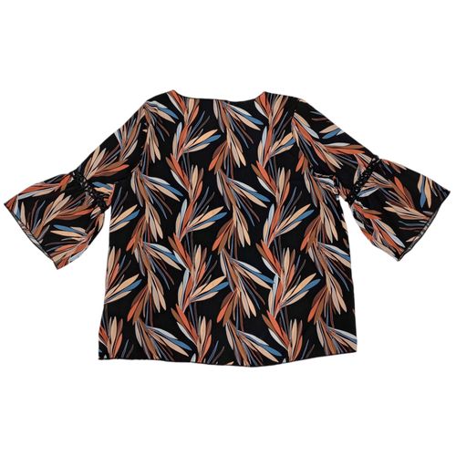 Salida de baño color negro con estampado floral para mujer