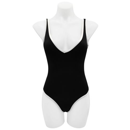 Traje de baño de una pieza en color negro con escote para mujer