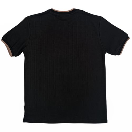 Camiseta color negro con mangas cortas y cuello redondo para hombre
