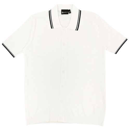 Camisa color blanco de cuello camisero y mangas cortas para hombre