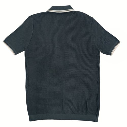 Camisa color negro de cuello camisero y mangas cortas para hombre