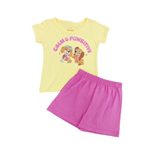 Conjunto de short en bicolor con diseño estampado para niña