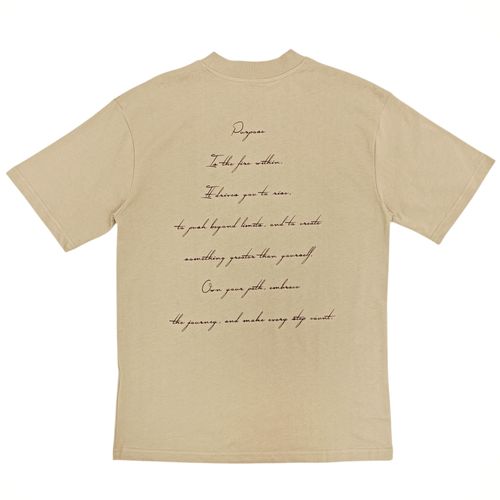 Camiseta estampada oversize color café de cuello redondo para hombre