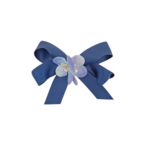 Gancho color azul con flores en relieve para niña