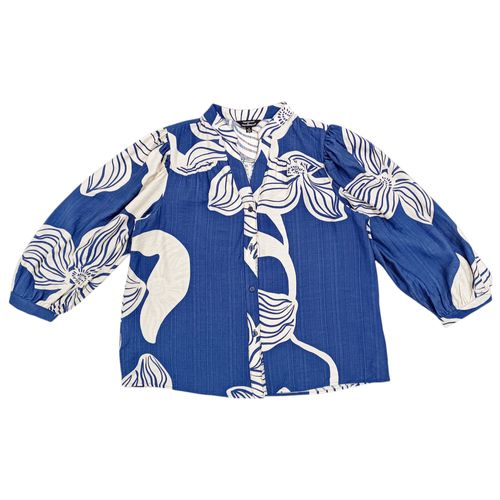 Blusa tipo túnica color azul con detalle floral de mangas 3/4 para mujer