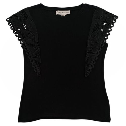 Blusa color negro de cuello redondo con mangas cortas detalle de encaje para mujer