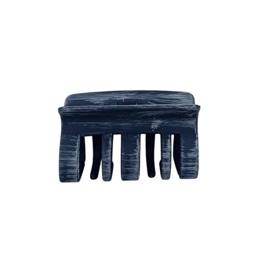 Gancho tipo garra color azul con diseño marmolado para mujer